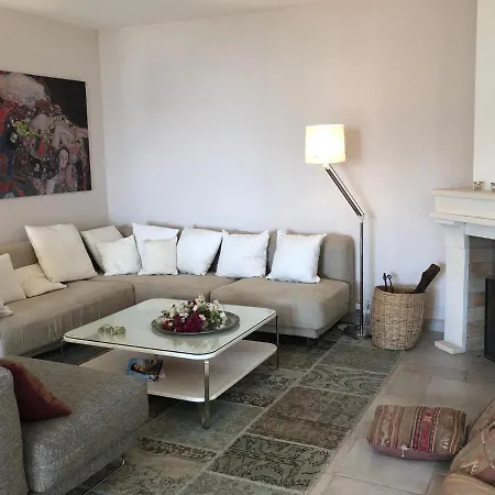 Mimosa Villa